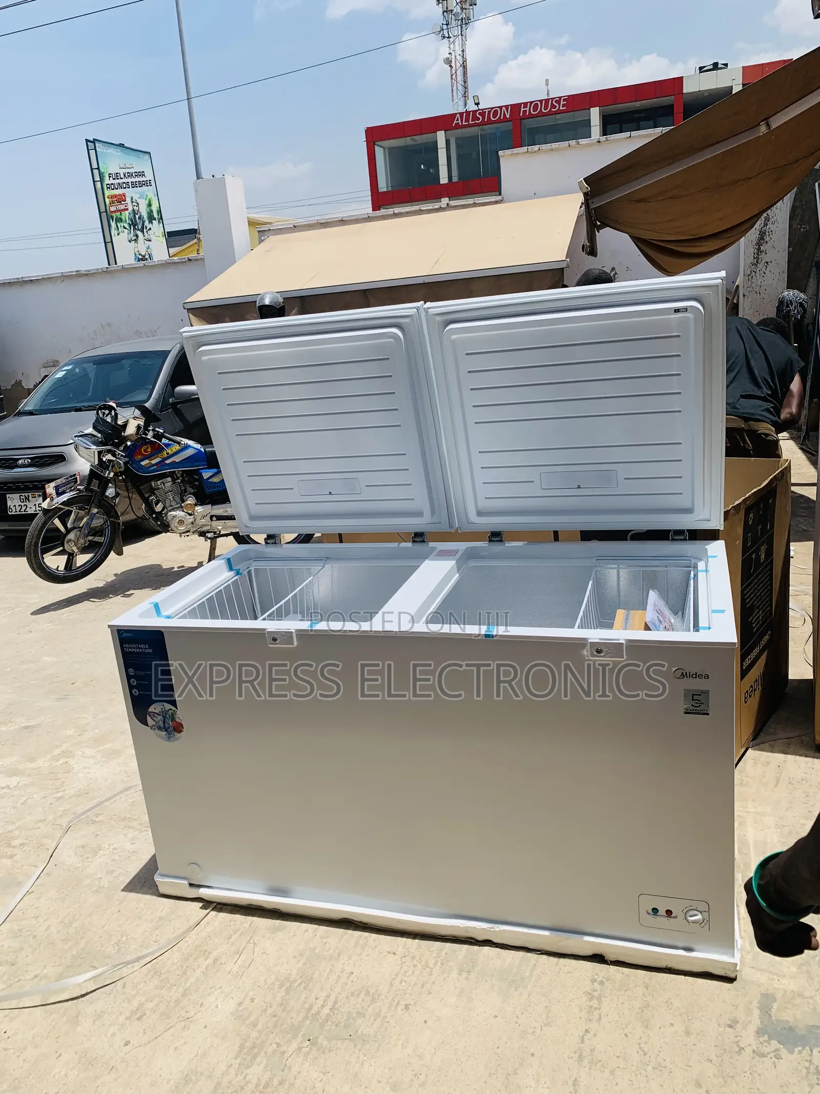 Lovely New White Midea 508l Chest Two Door Freezer