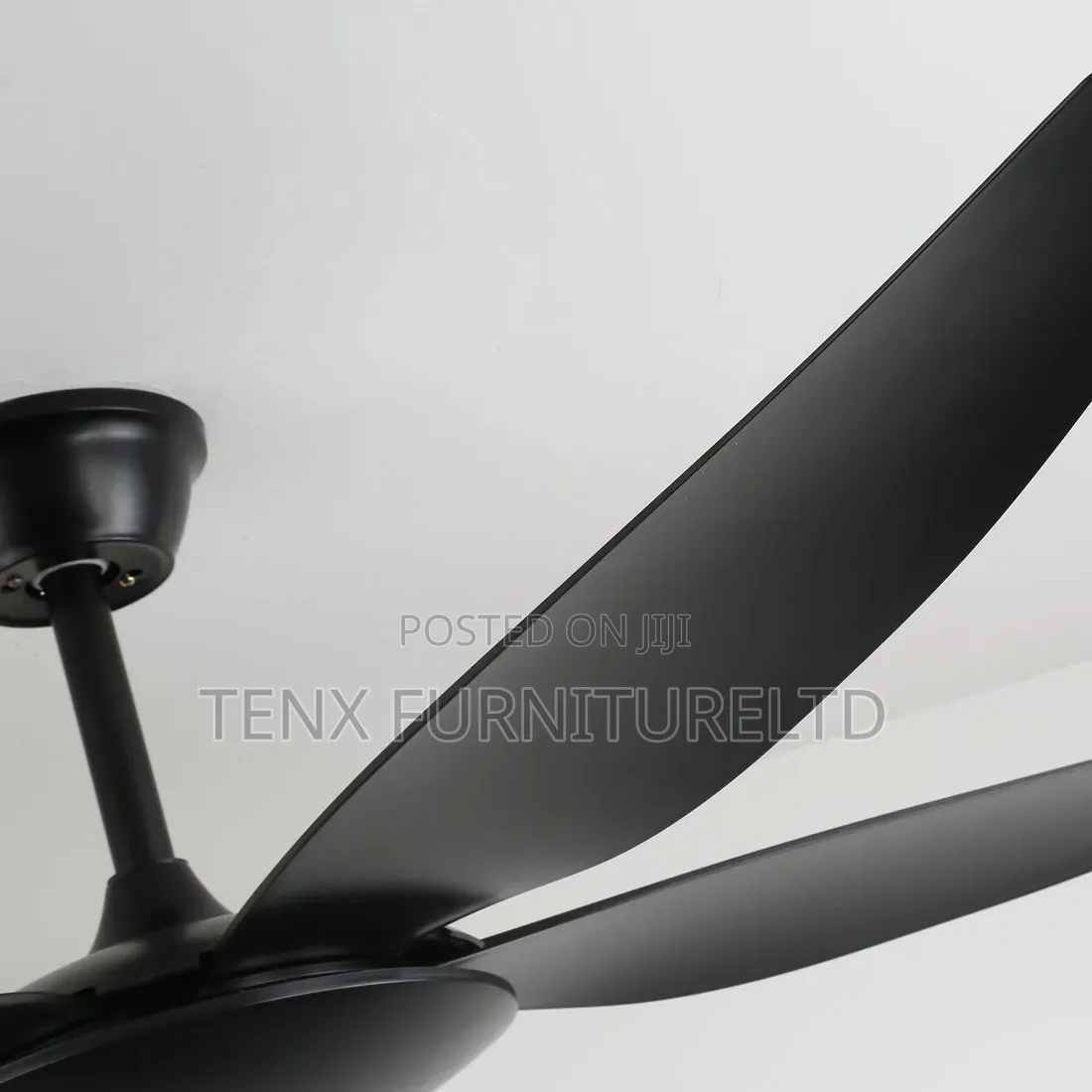Ceiling Fan 5 Blades and Smooth Airflow