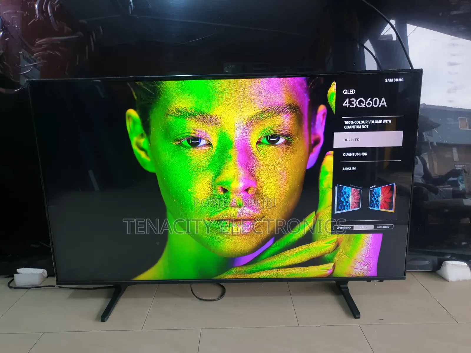 Qled 43"Samsung Uhd HDR Smart Satellite Tv
