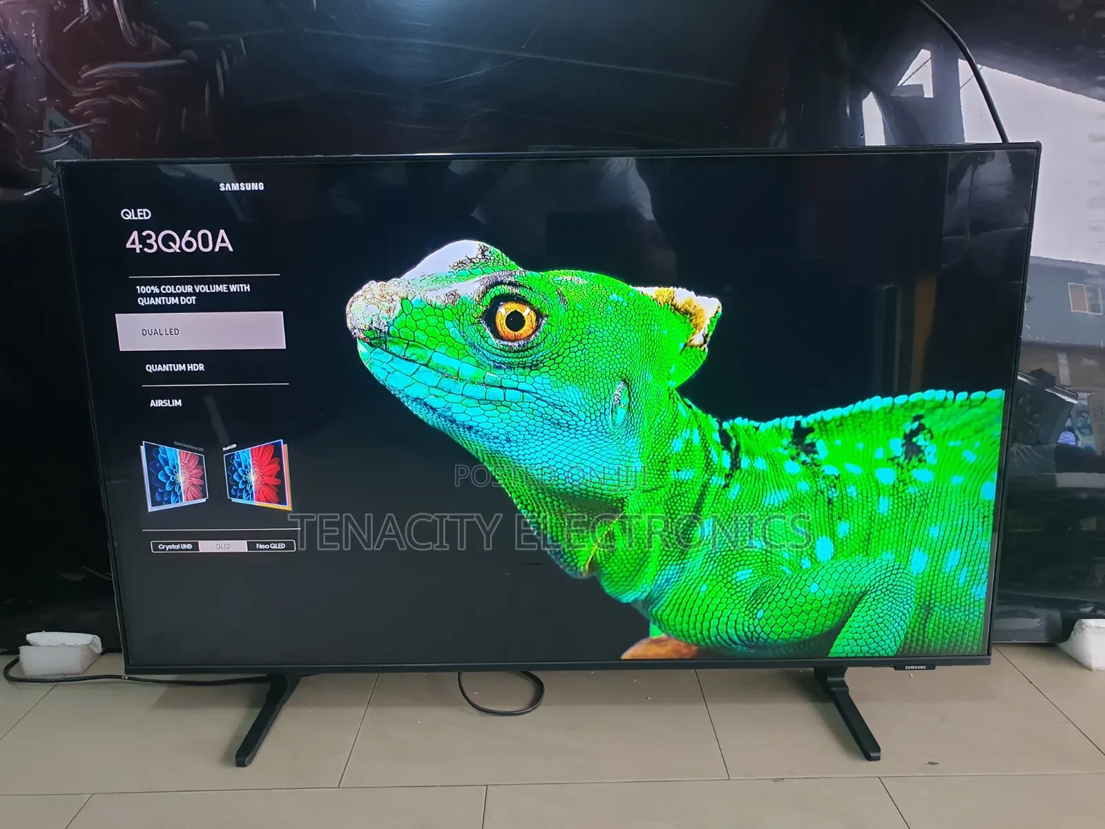 Qled 43"Samsung Uhd HDR Smart Satellite Tv