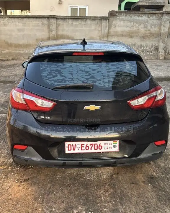 Chevrolet Cruze LT Auto Hatchback 2017 Black
