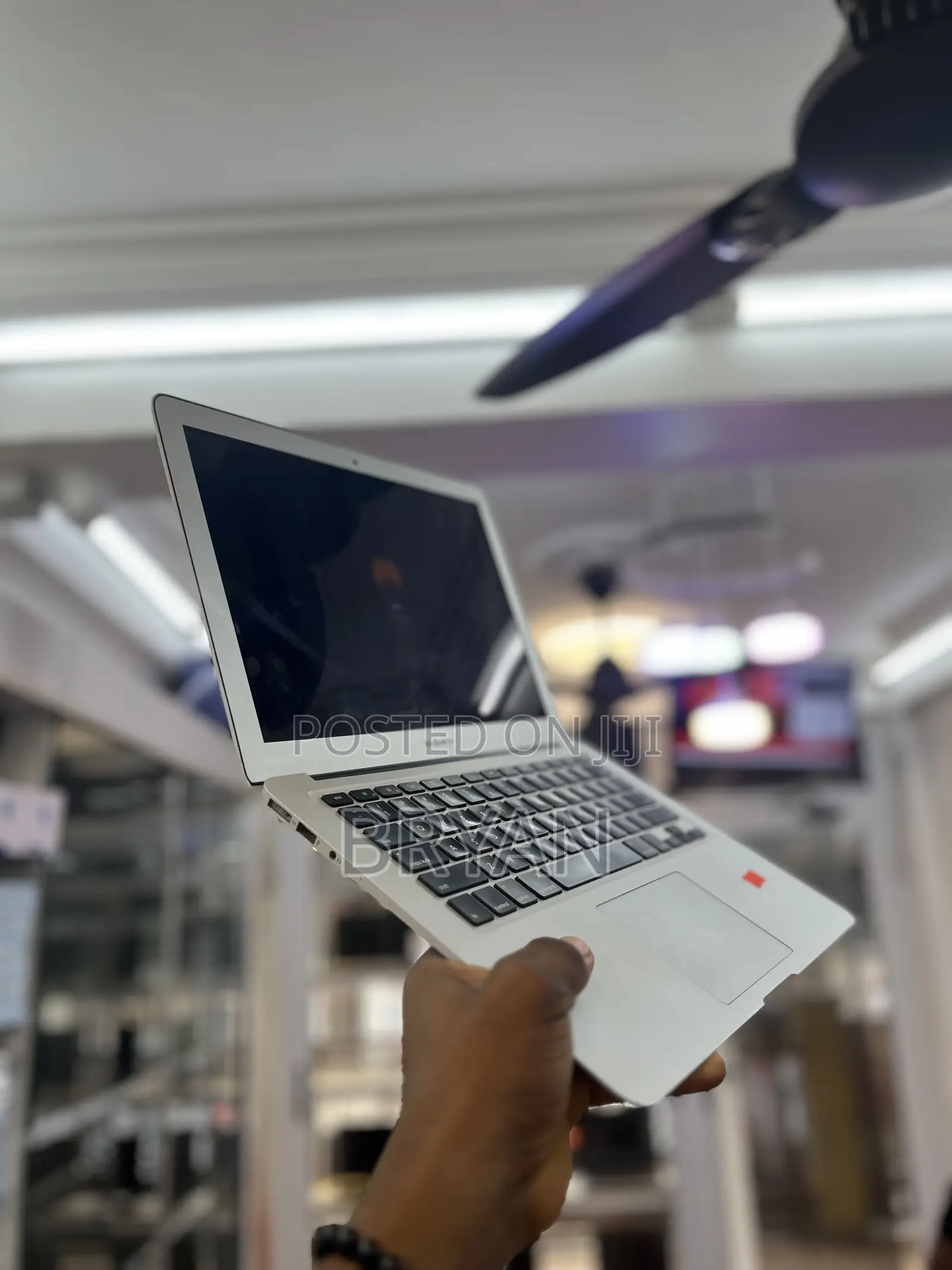 Laptop Apple MacBook Air 2017 8GB Intel Core i5 SSD 512GB