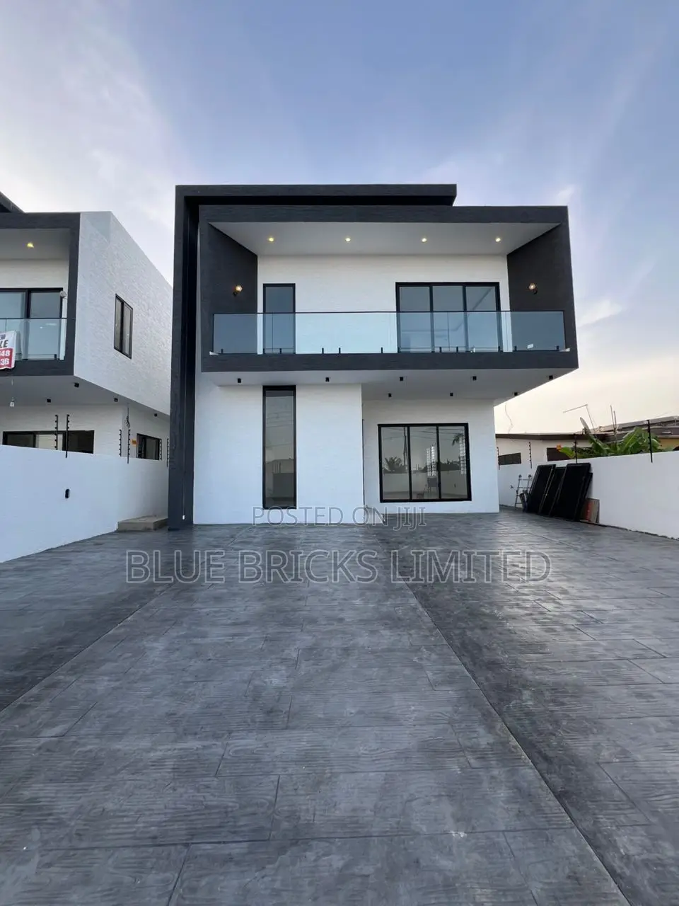 5bdrm House in Sakumono, Regimanuel Gray Estates for sale