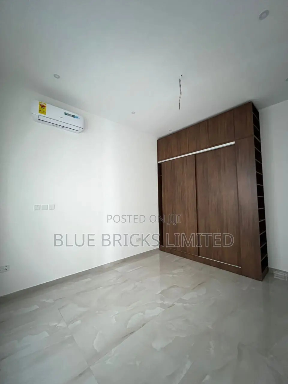 5bdrm House in Sakumono, Regimanuel Gray Estates for sale