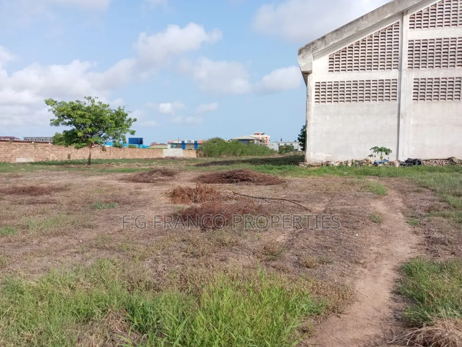 Warehouse For Sale At Spintex Road