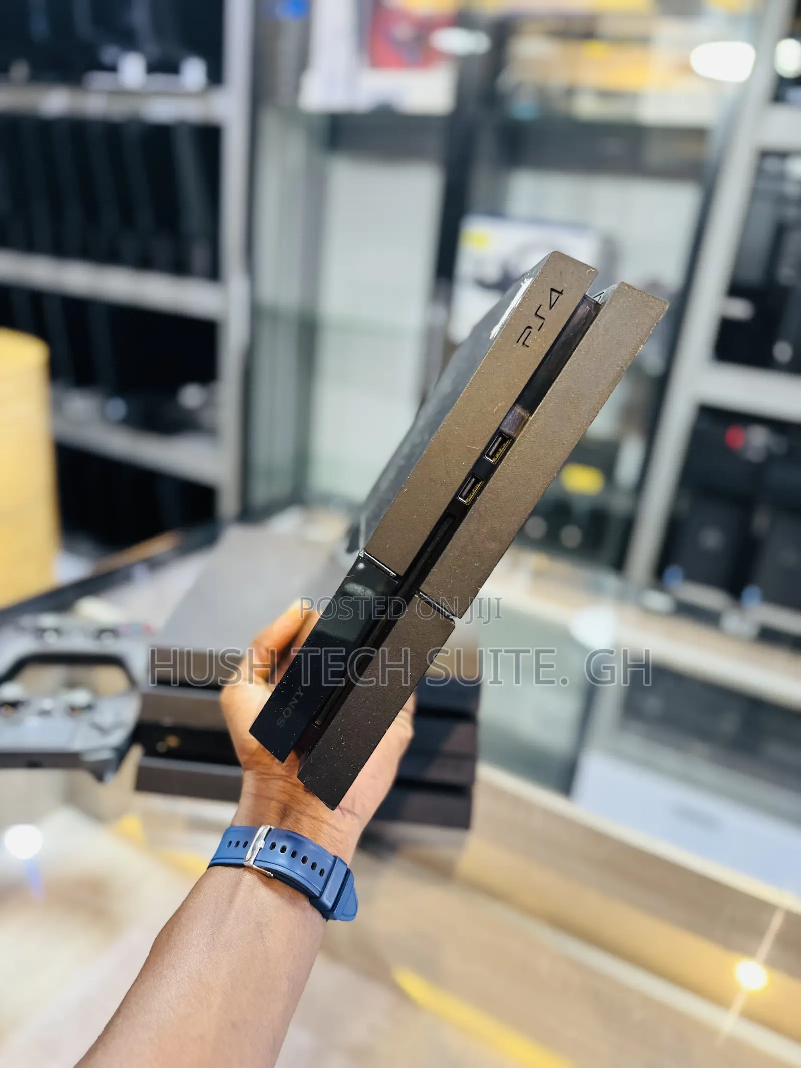 Ps4 Available With One Controller and Games