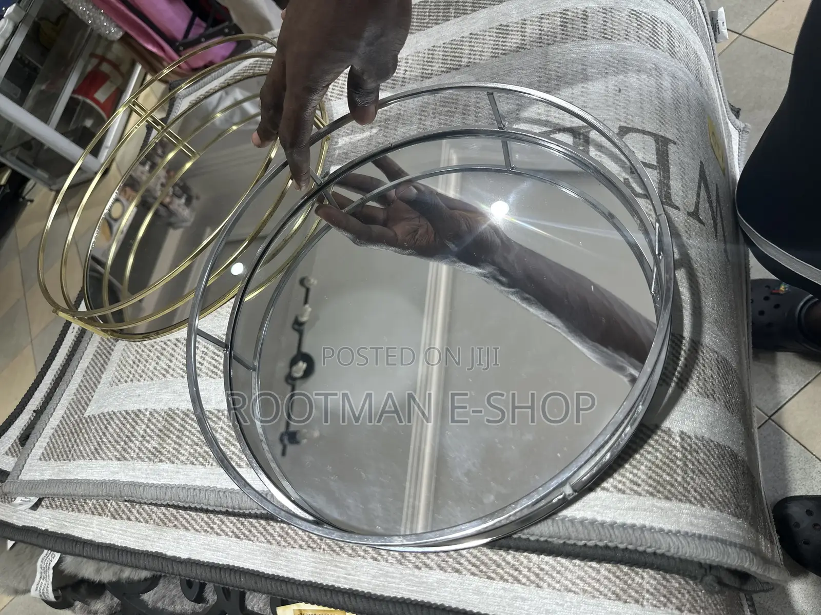 Ohs Round Mirrored Tray - Silver