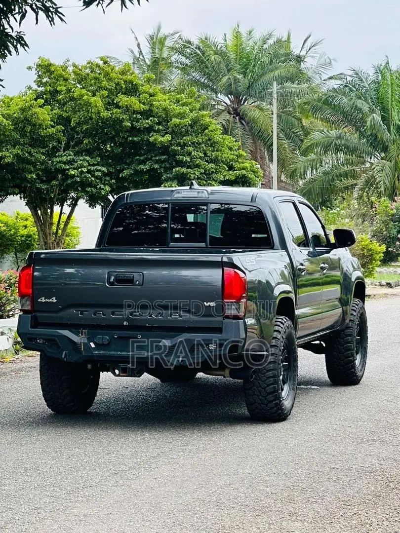 Toyota Tacoma SR5 Double Cab 5' Bed I4 AT 2023 Black