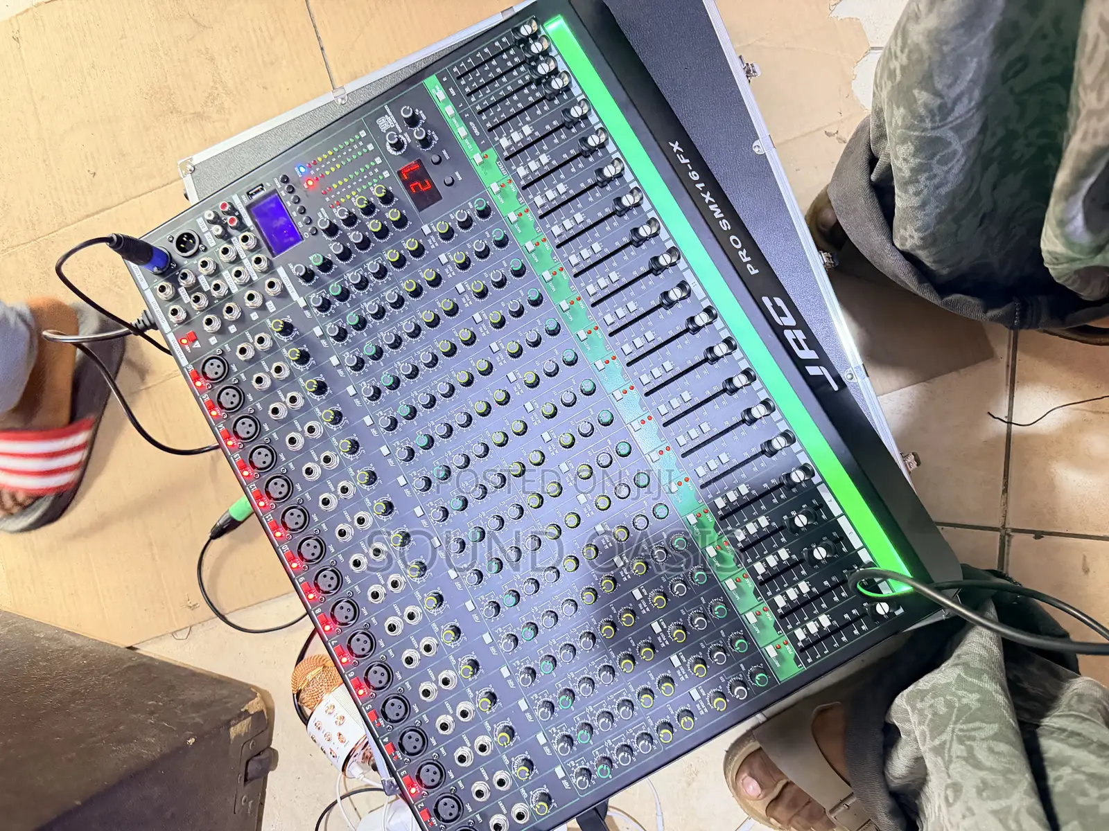 Jac Pro Smx16-Fx, a 16-Channel Professional Audio Mixing Console