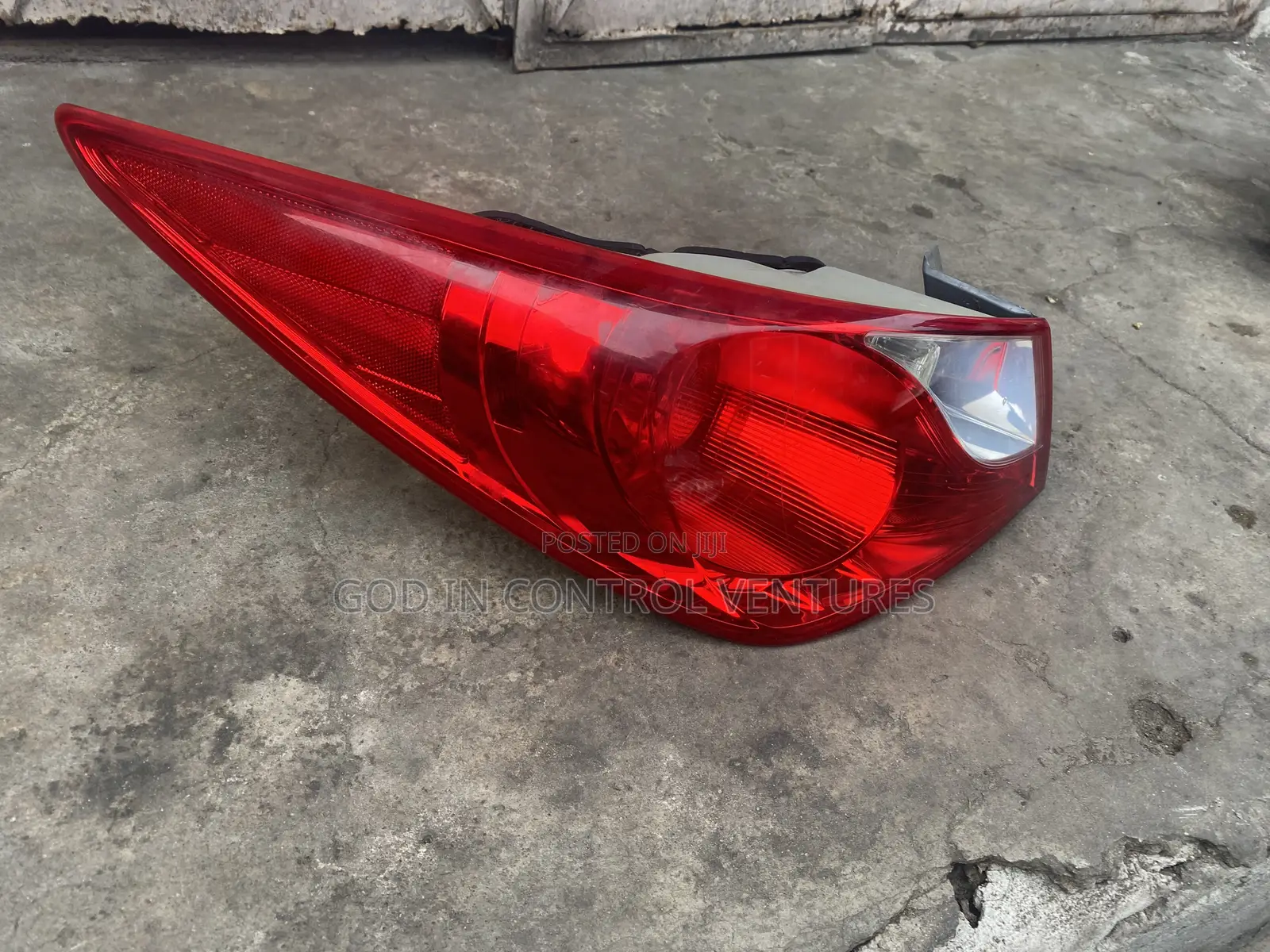 Hyundai Sonata 2012 Tail Light Pair
