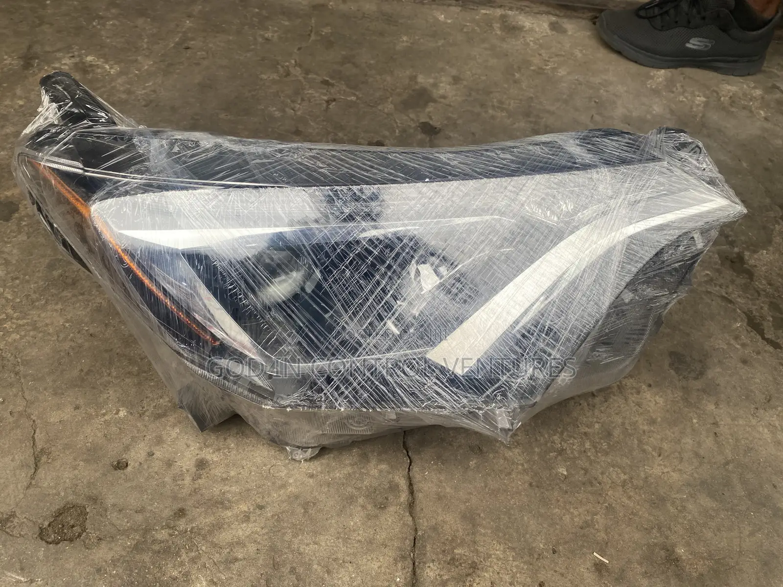 Toyota Rav4 2017 Headlight Pair