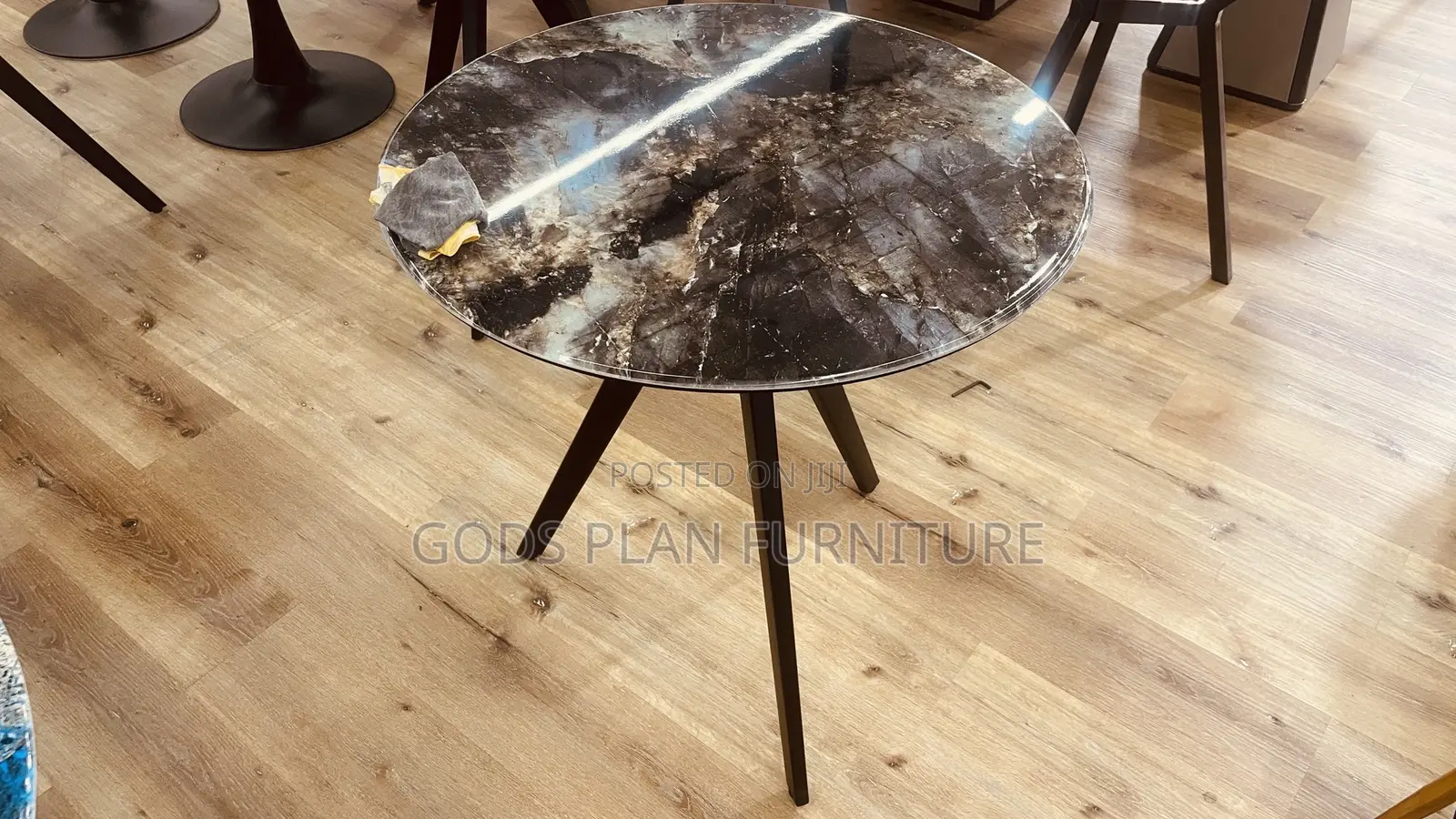 Leisure Table (8238#)
