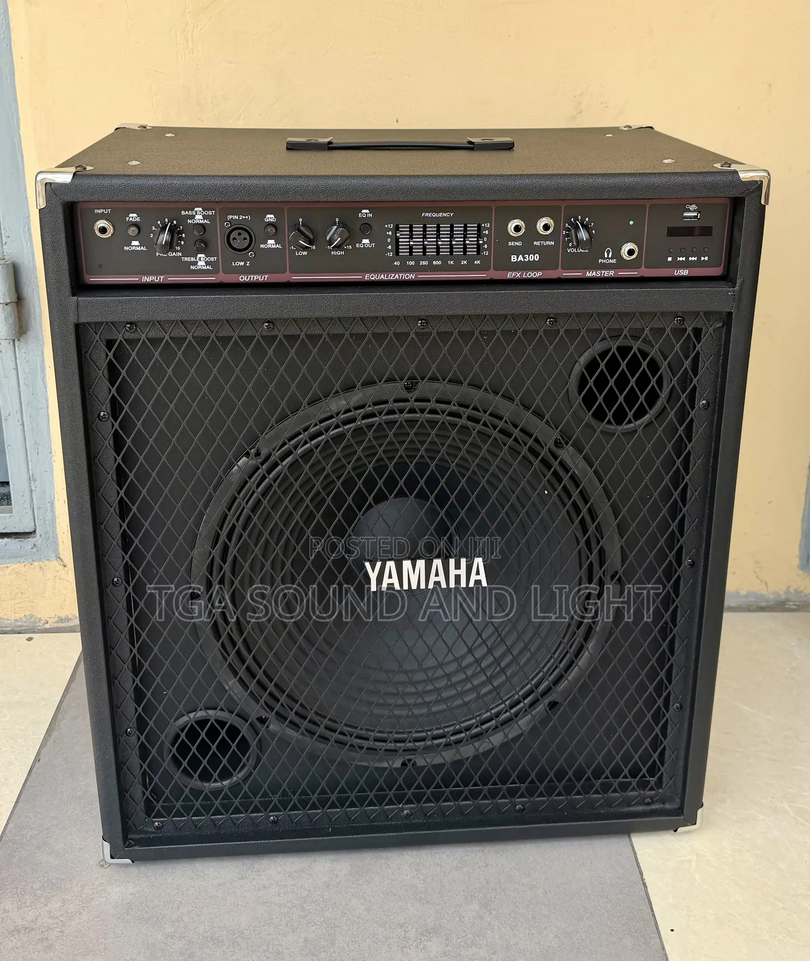 Yamaha Ba300 15 Inches Bass Guitar Combo