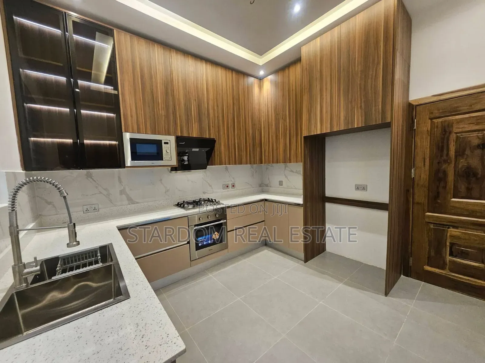 3bdrm Bungalow in Adenta Amrahia, Barrier for sale