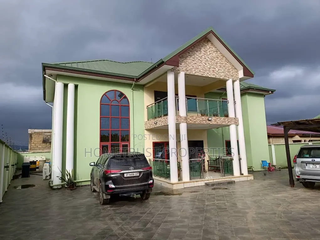 5bdrm Duplex in Amasaman Pobiman for sale