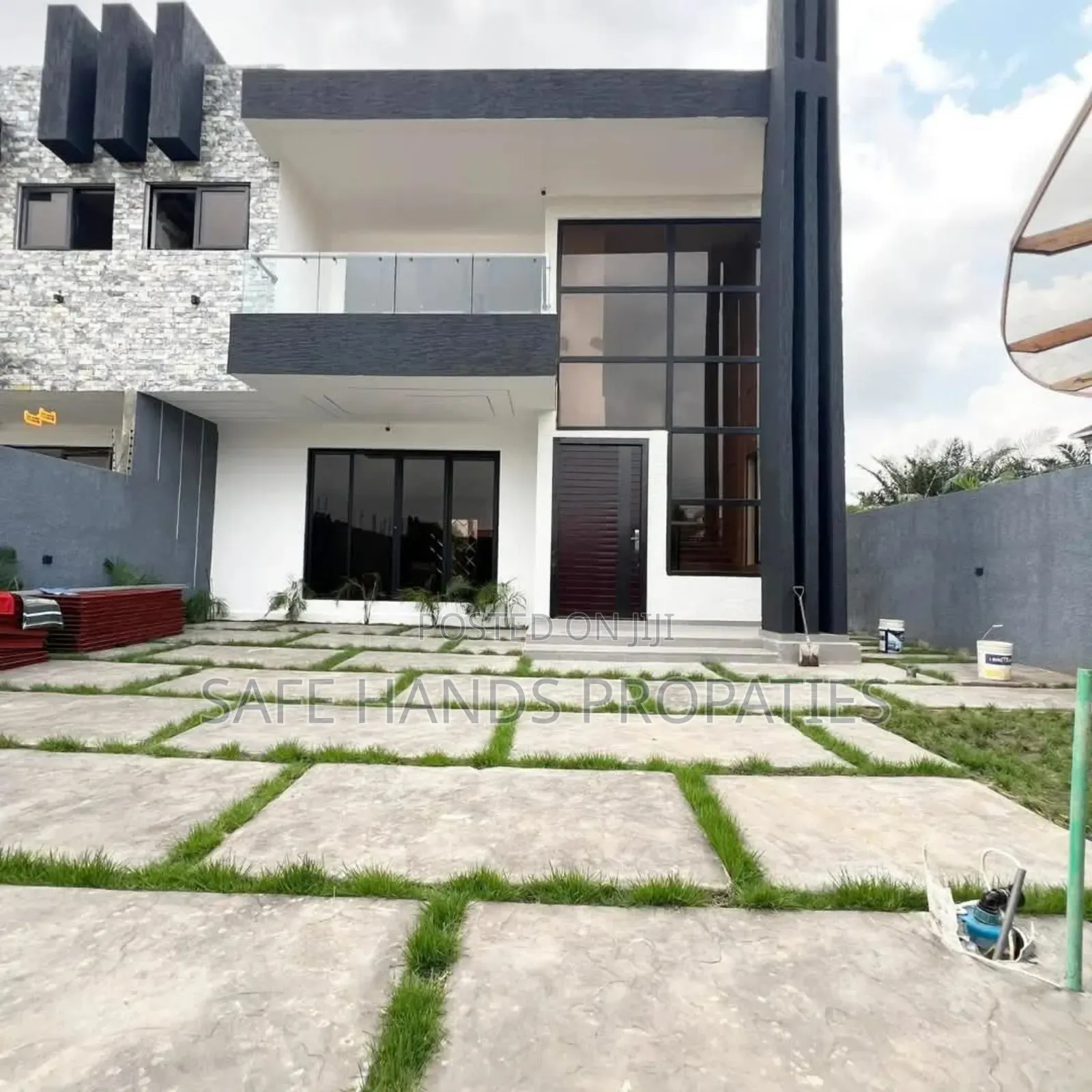 4bdrm House in Accra Metropolitan for sale