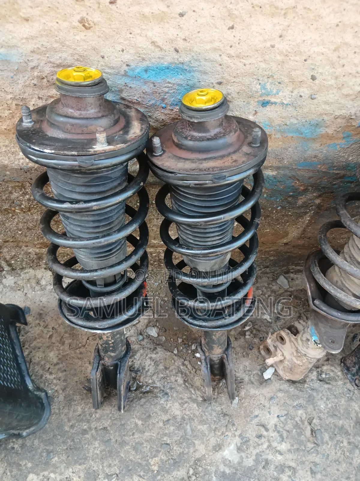 Land Rover Back Shocks Is Available Here