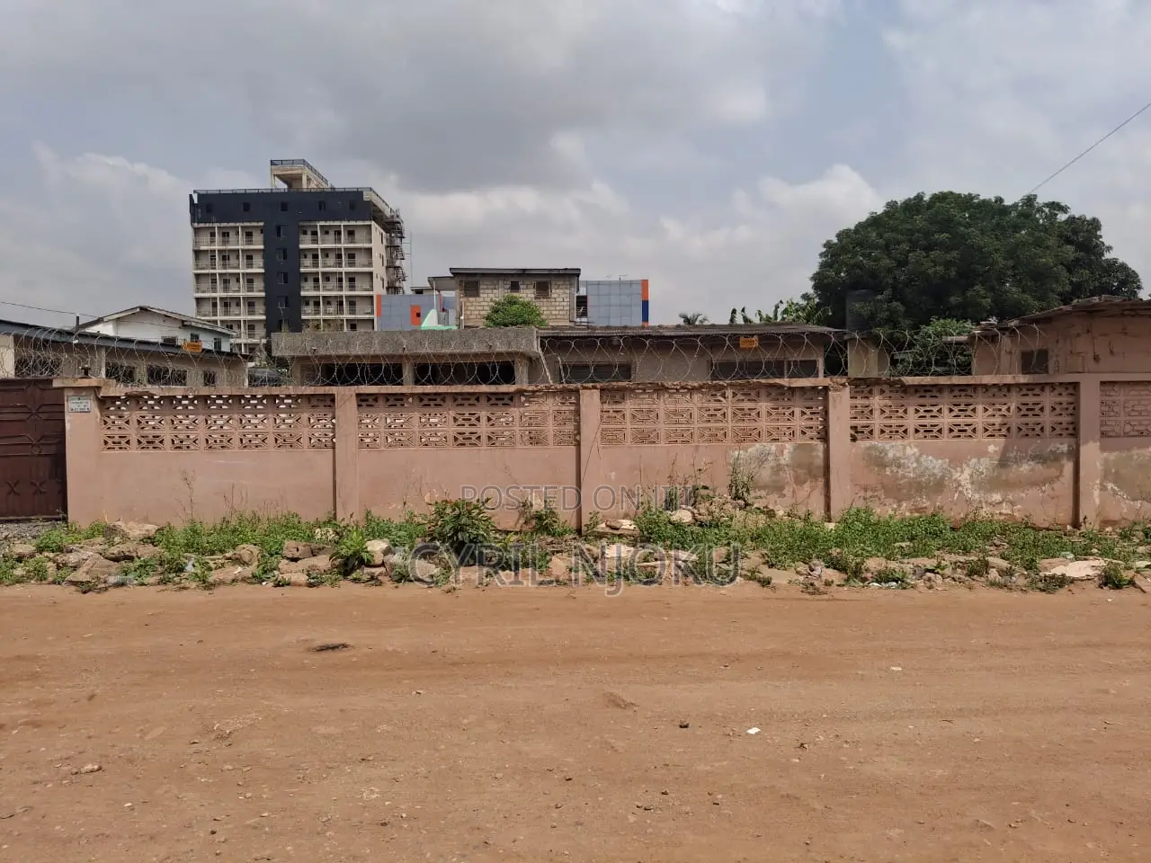 5bdrm Bungalow in UPSA Area for sale