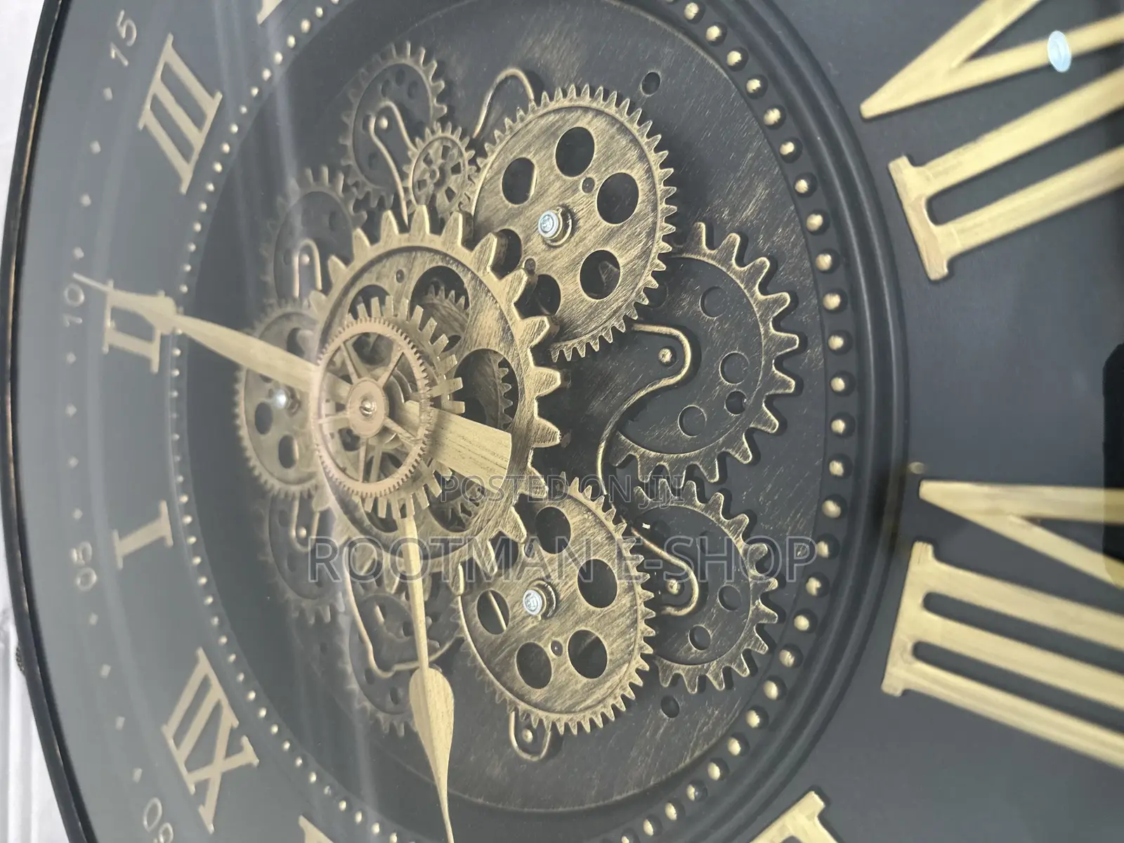 Industrial Black Gold Metal Moving Gears Wall Clock
