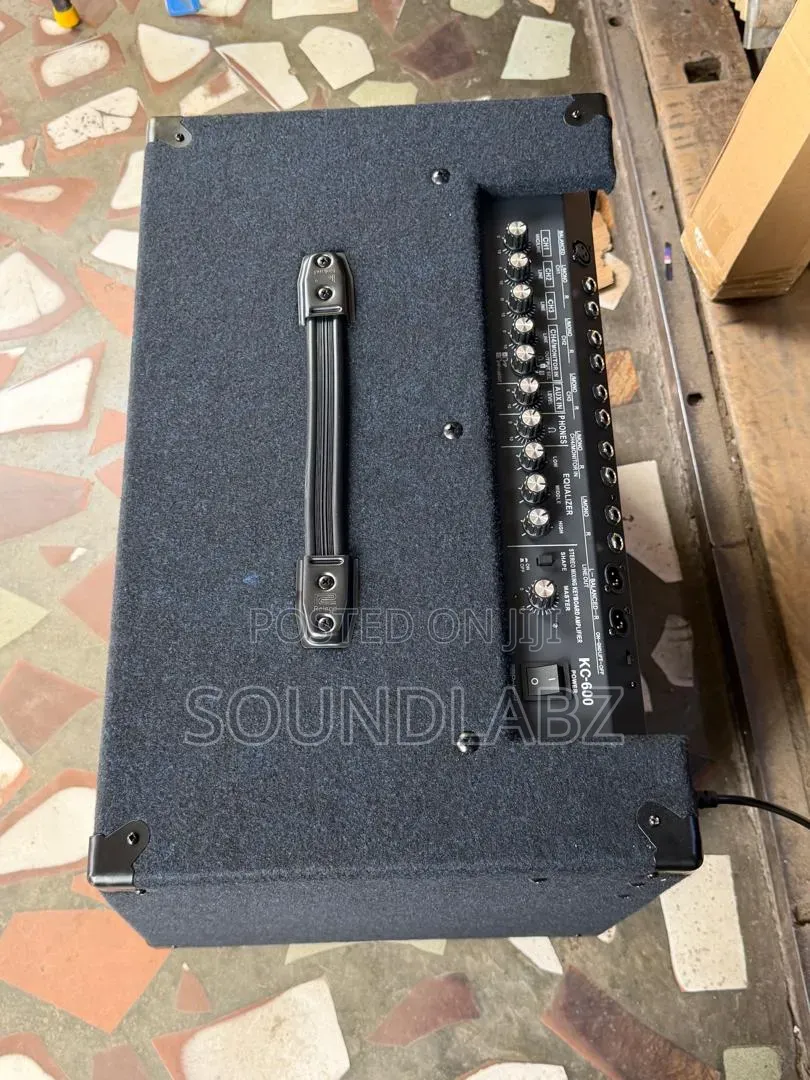 Roland Kc-600 4-Channel Keyboard Amplifier/Combo
