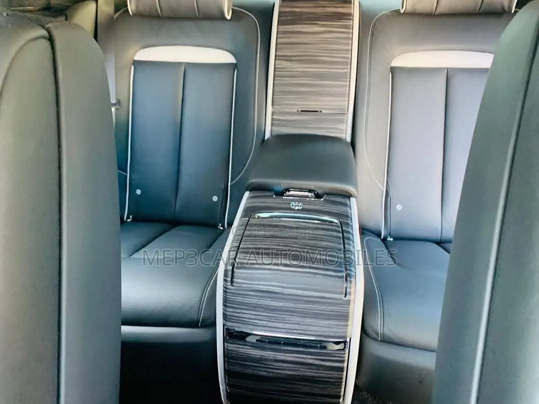Rolls-Royce Ghost 2024 Black