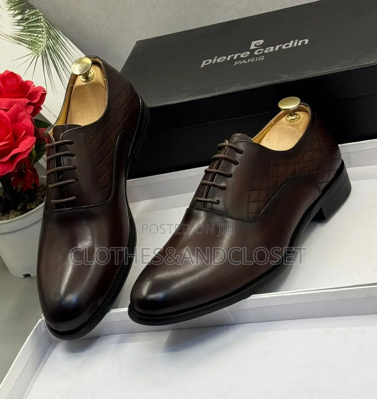 Pierre Cardin Brown Leather Oxford Shoes With a Quilted Pattern Detail