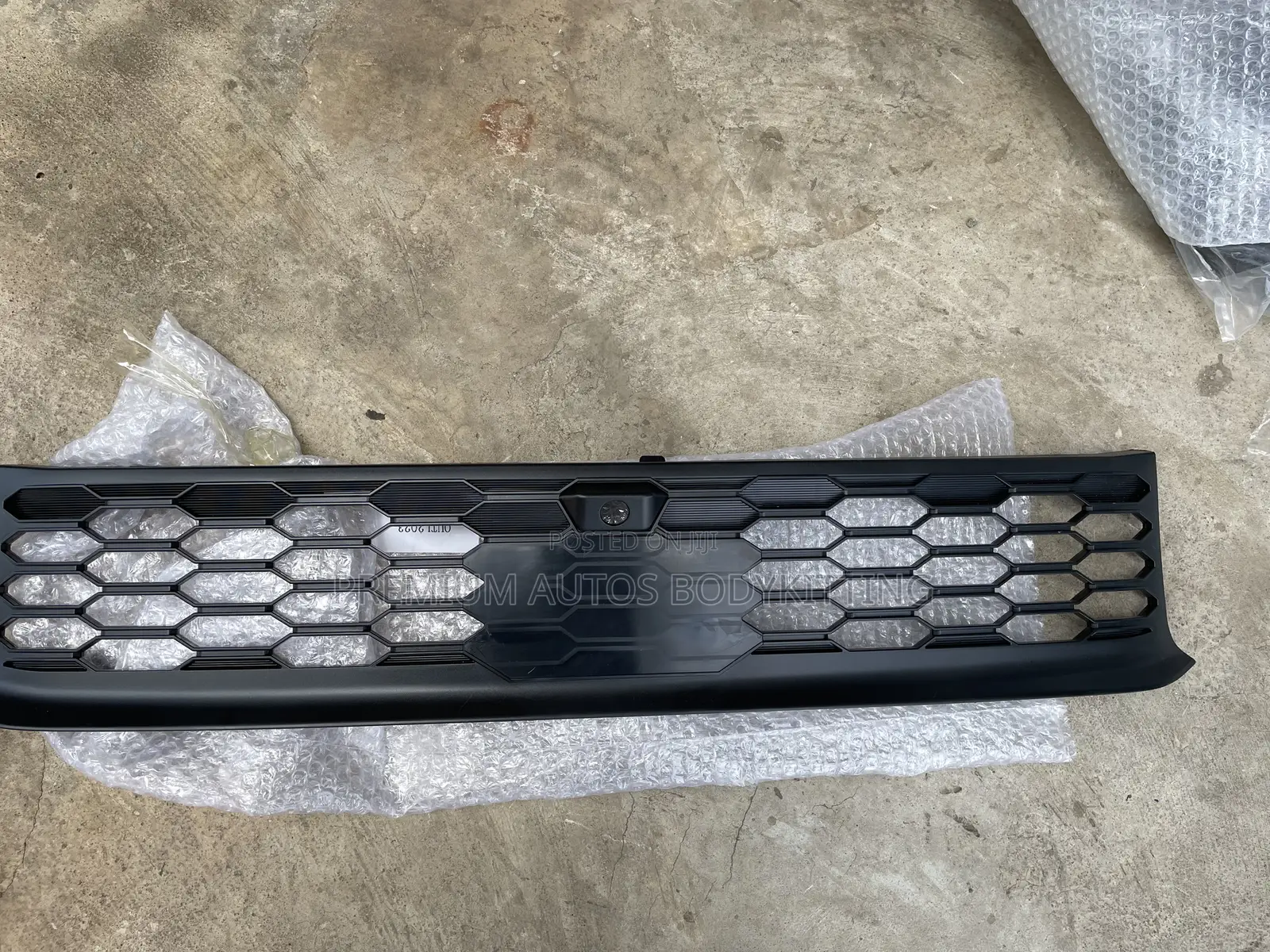 Mitsubishi Outlander 2020–2023 Front Bumper Grille