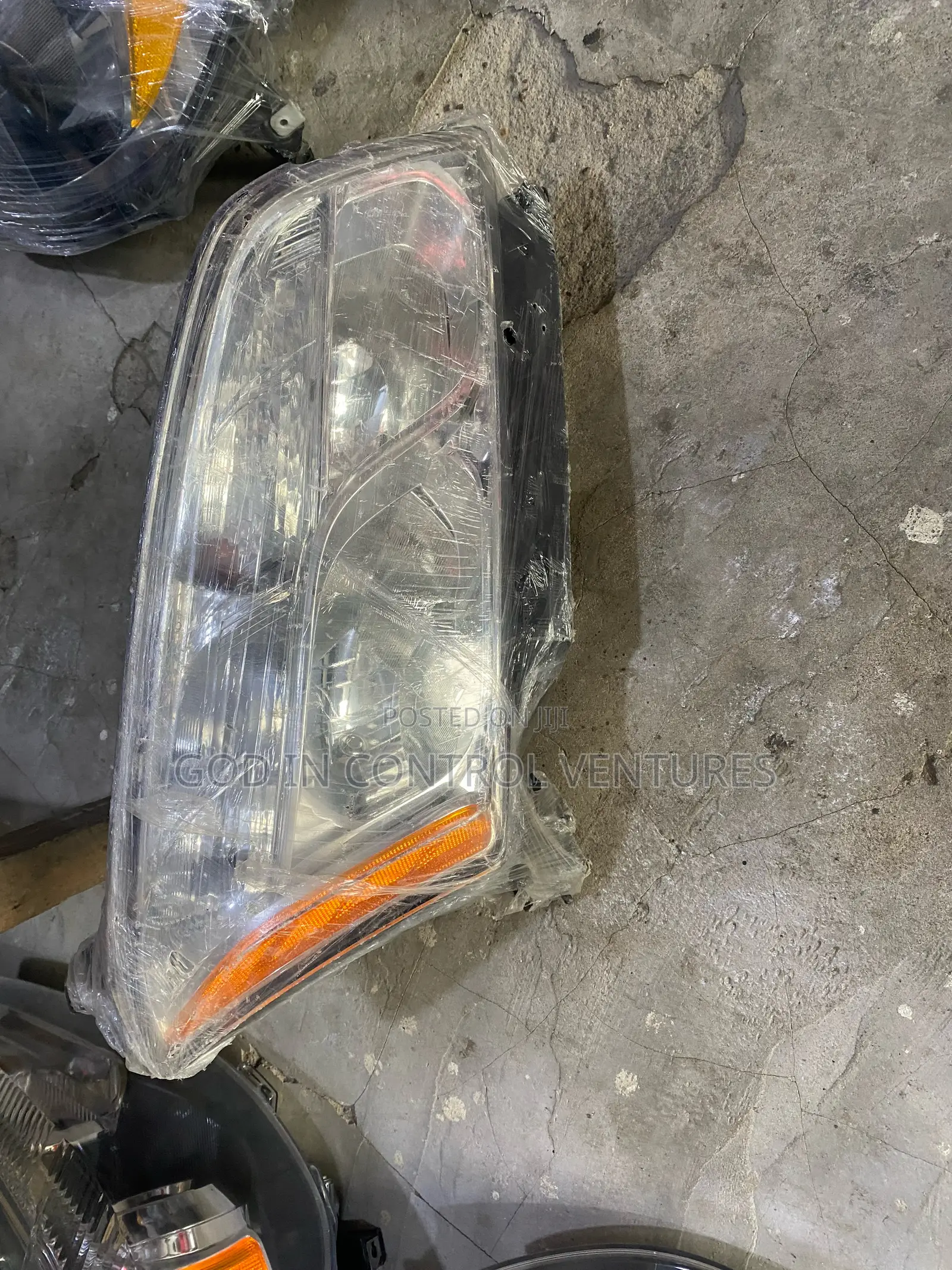 Chevrolet Trax 2016 Headlight Pair
