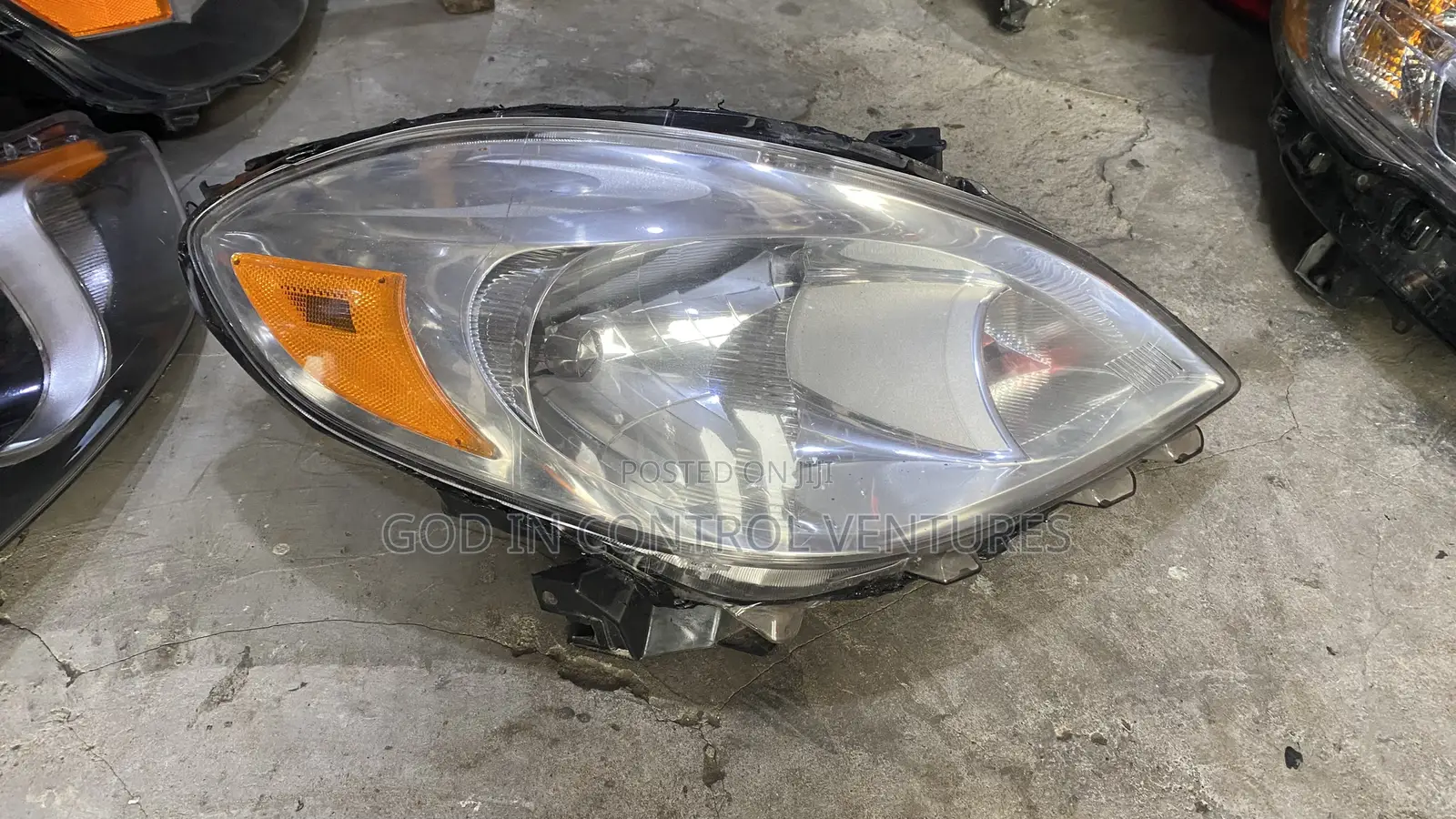 Nissan Versa 2014 Headlight