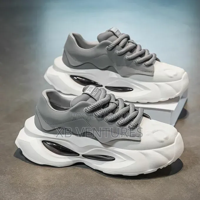 Agile Robust Men Sneakers