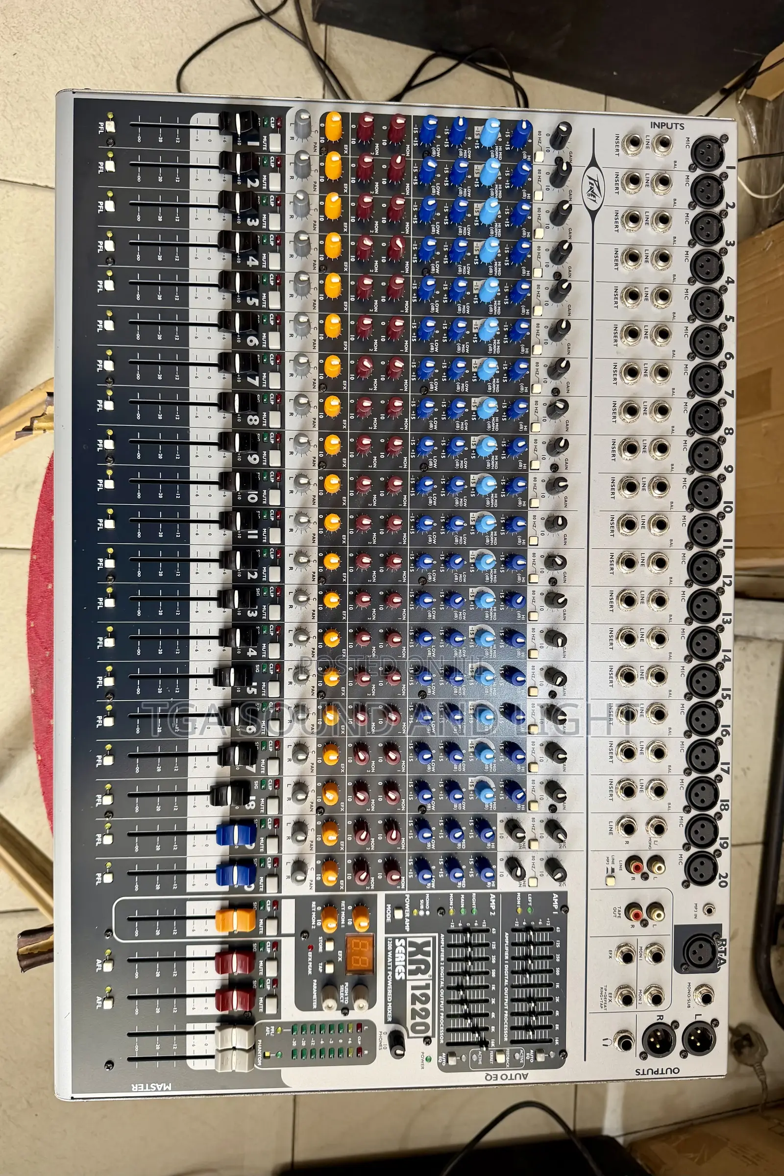 Peavey Xr 1220 20 Channels Powered Mixer