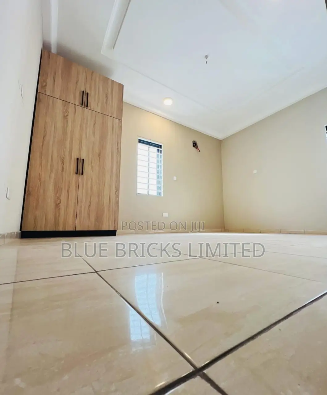 5bdrm House in Lakeside for sale
