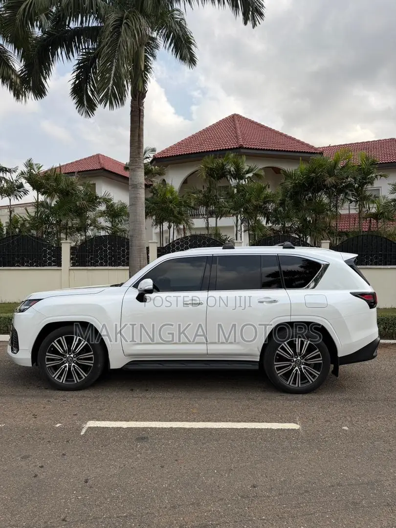 Lexus LX 600 2023 White