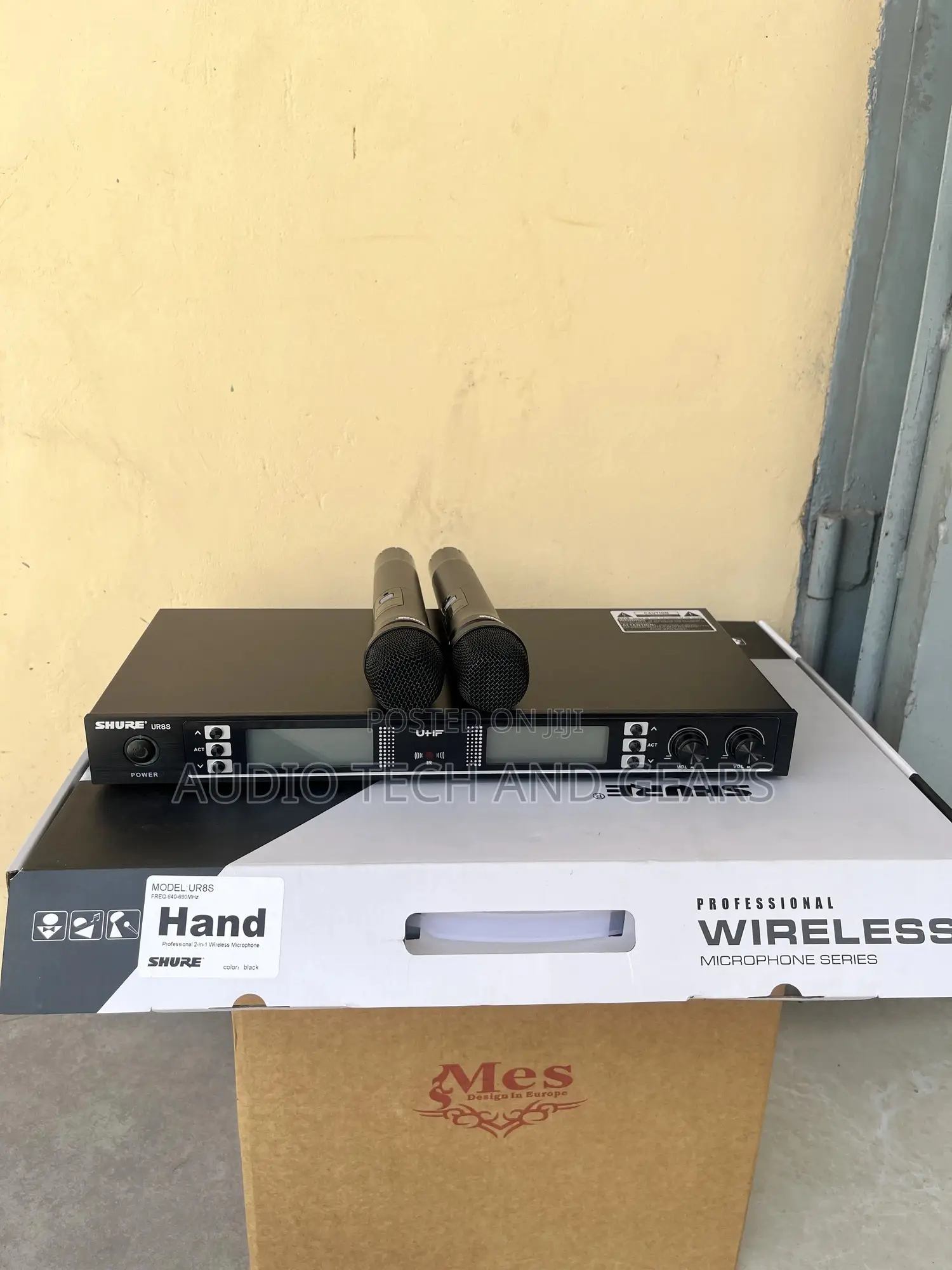 Shure Wireless Uhf Microphone (Ur8s)