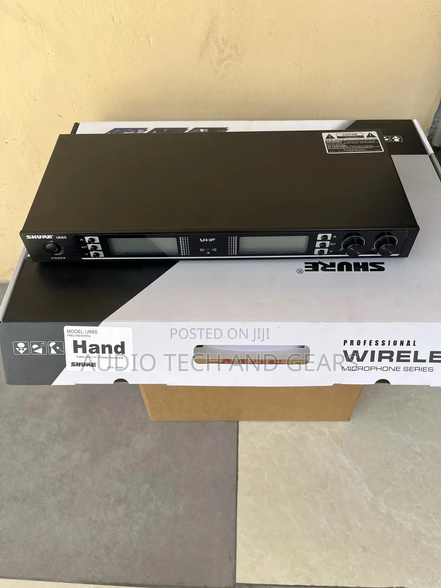 Shure Wireless Uhf Microphone (Ur8s)
