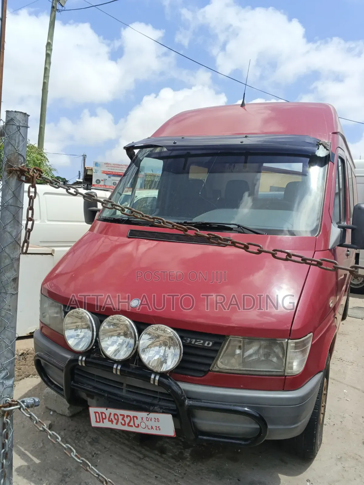 Mercedes-Benz Sprinter 2000 Red