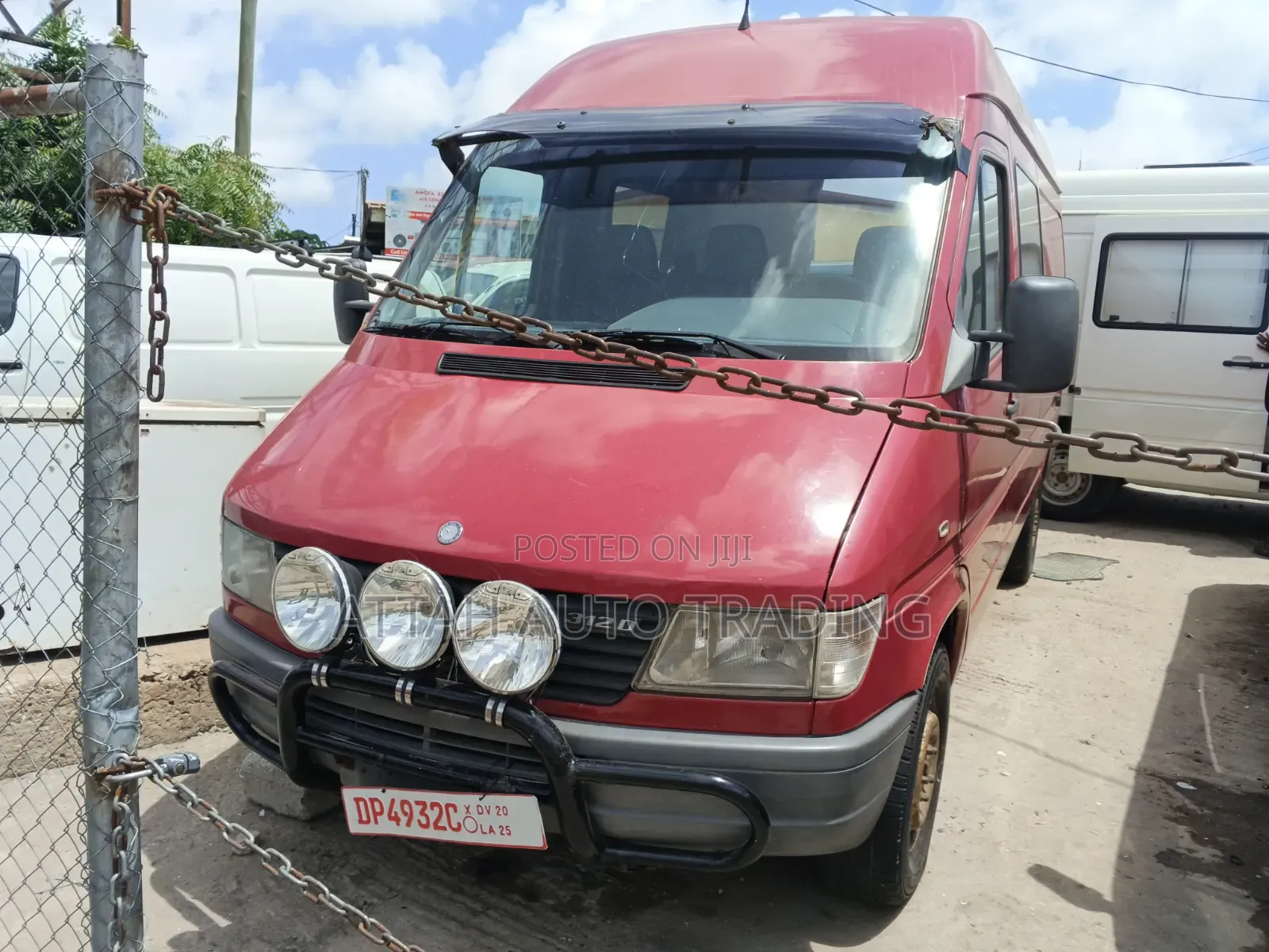 Mercedes-Benz Sprinter 2000 Red