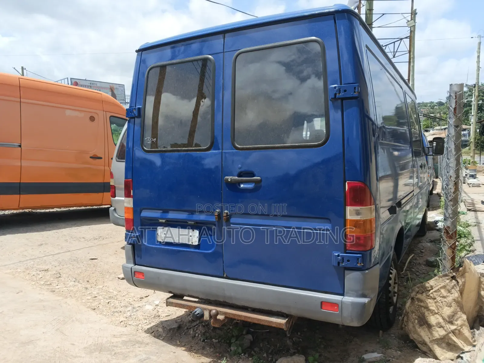 Mercedes-Benz Sprinter 2000 Blue