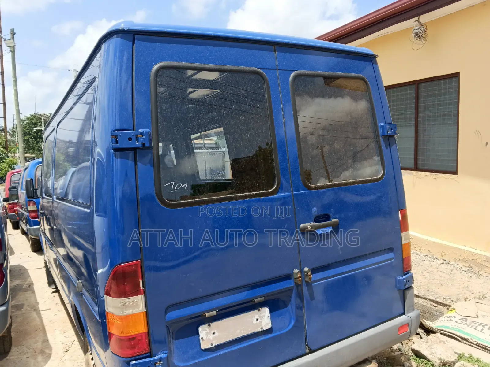 Mercedes-Benz Sprinter 2000 Blue