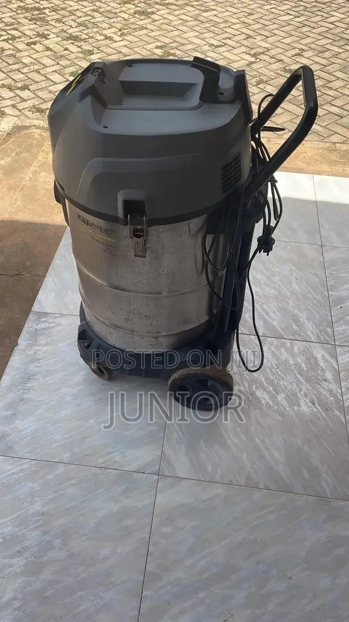 Karcher 25 and 75l Wet and Dry Vacuum Cleaner Plus Floor Scrubber