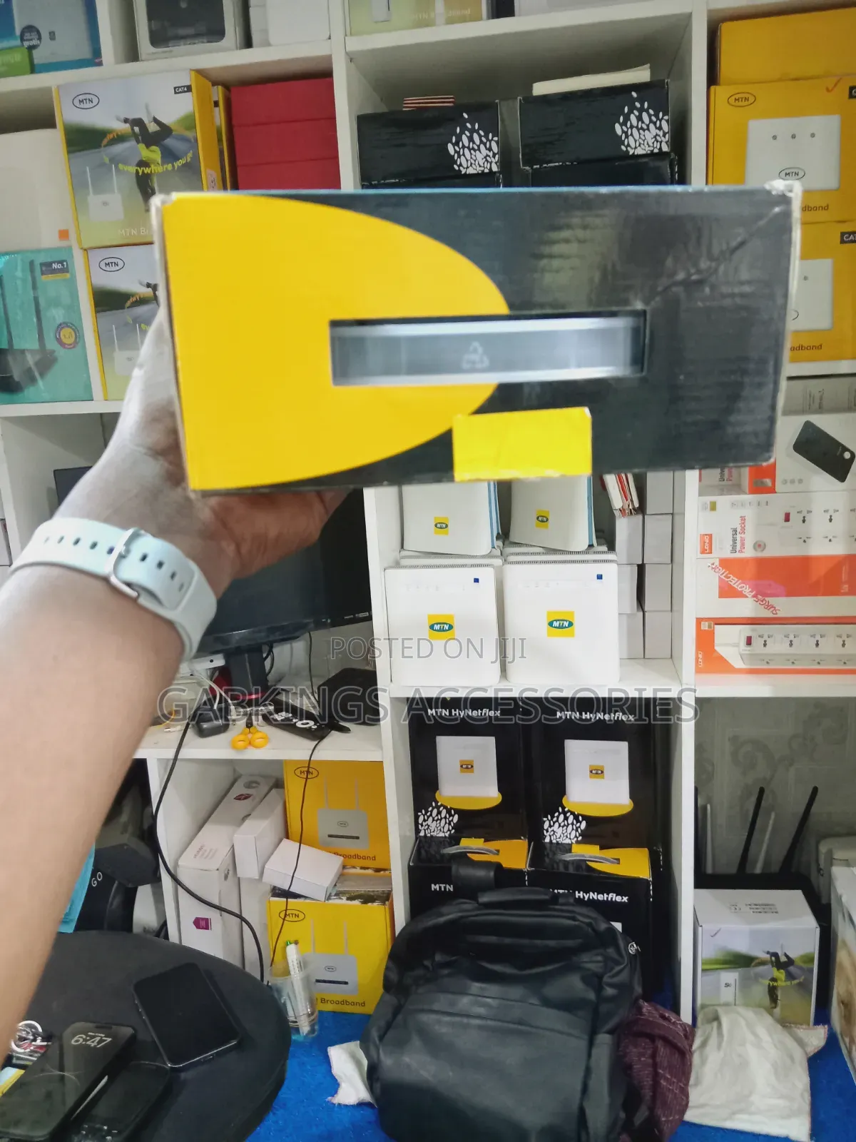 MTN Hynetflex Universal Router With a Ups Outdoor Usage