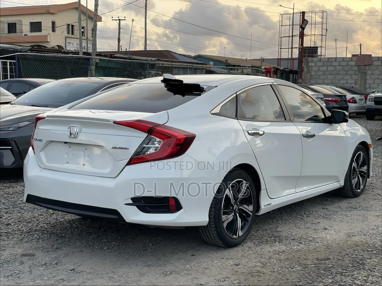Honda Civic Touring 4dr Sedan (1.5L 4cyl) 2016 White