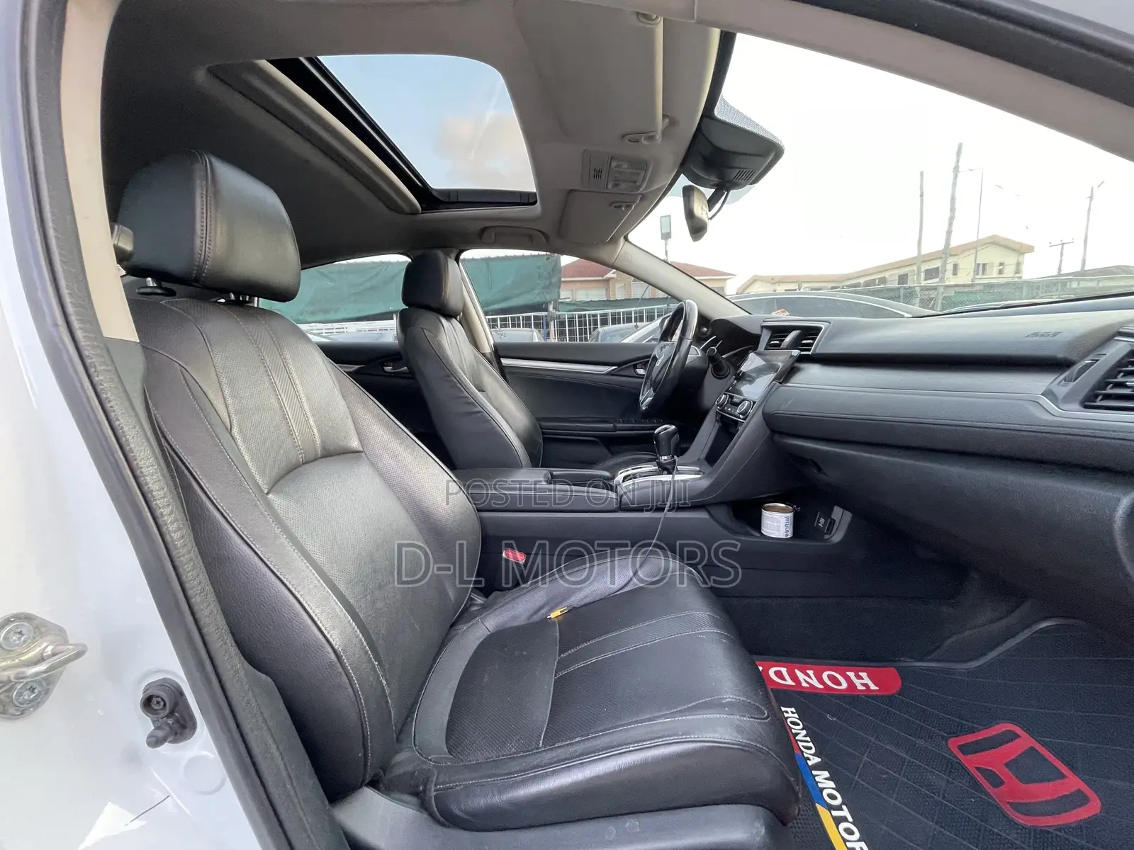 Honda Civic Touring 4dr Sedan (1.5L 4cyl) 2016 White