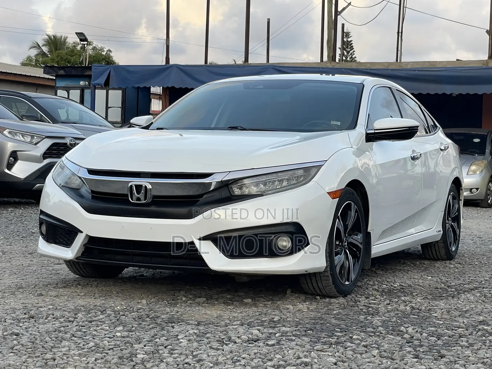 Honda Civic Touring 4dr Sedan (1.5L 4cyl) 2016 White