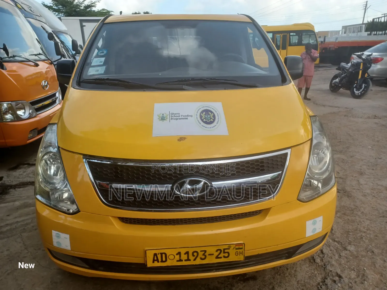 Hyundai Starex 2014 Yellow