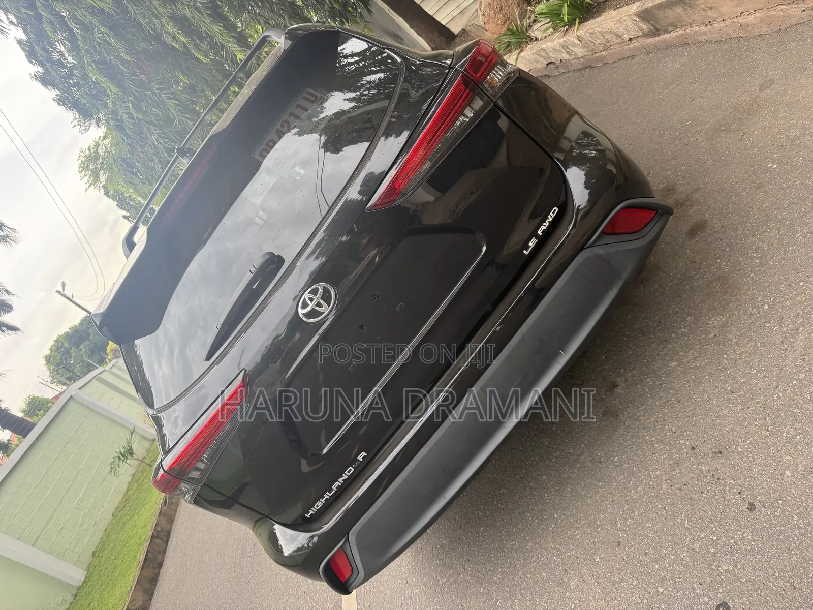 Toyota Highlander LE 2021 Black