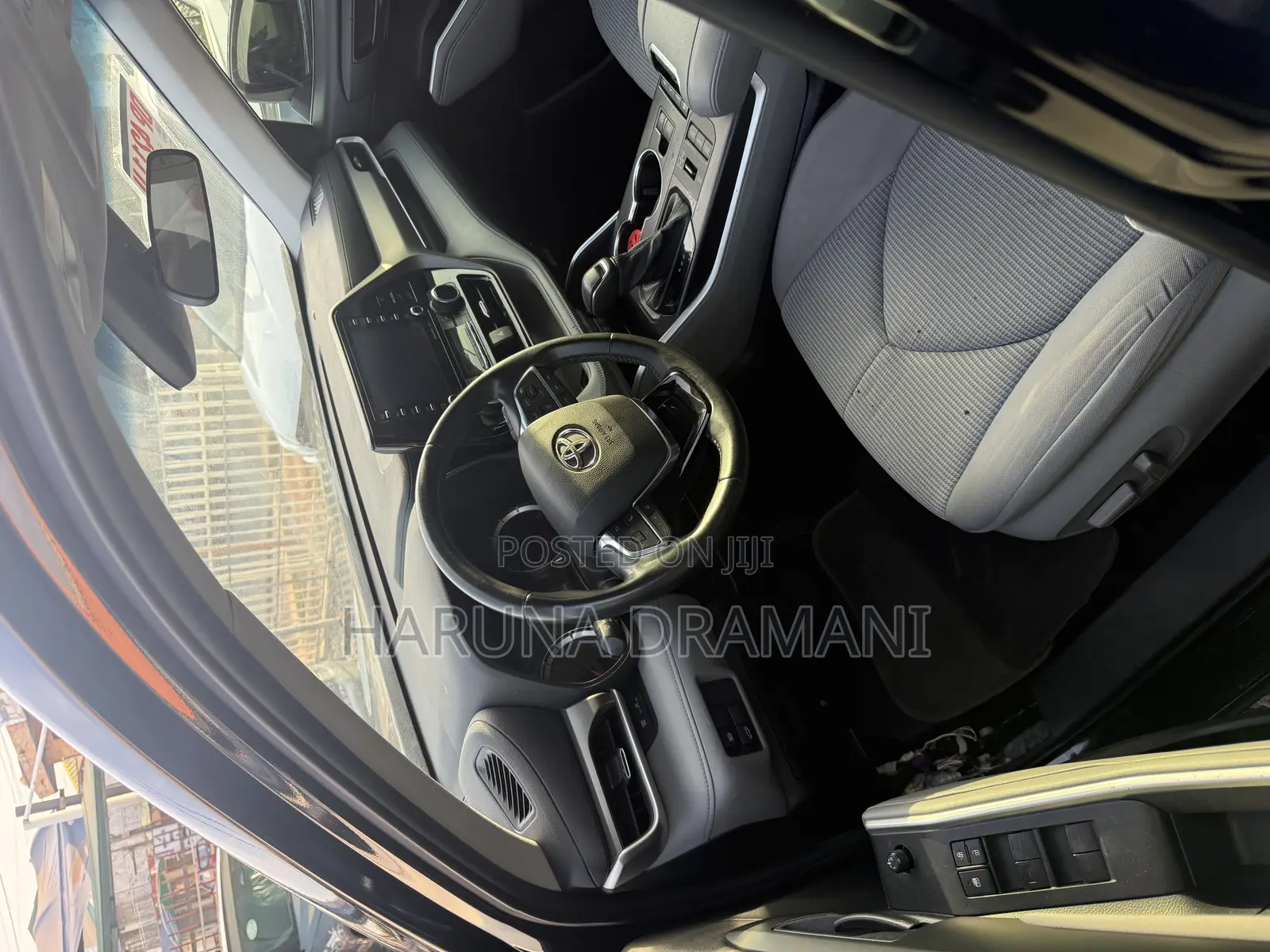 Toyota Highlander LE 2021 Black