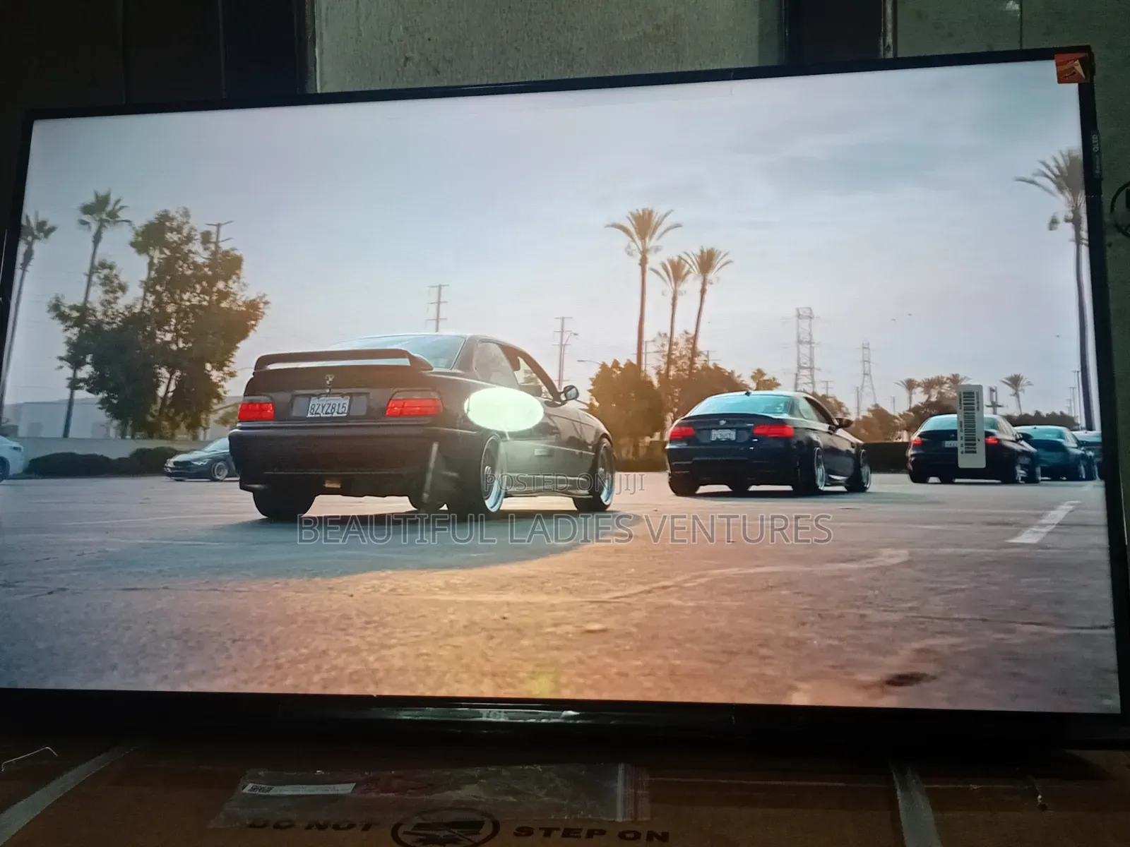 TCL 32” Smart Digital Television With Stunning Display
