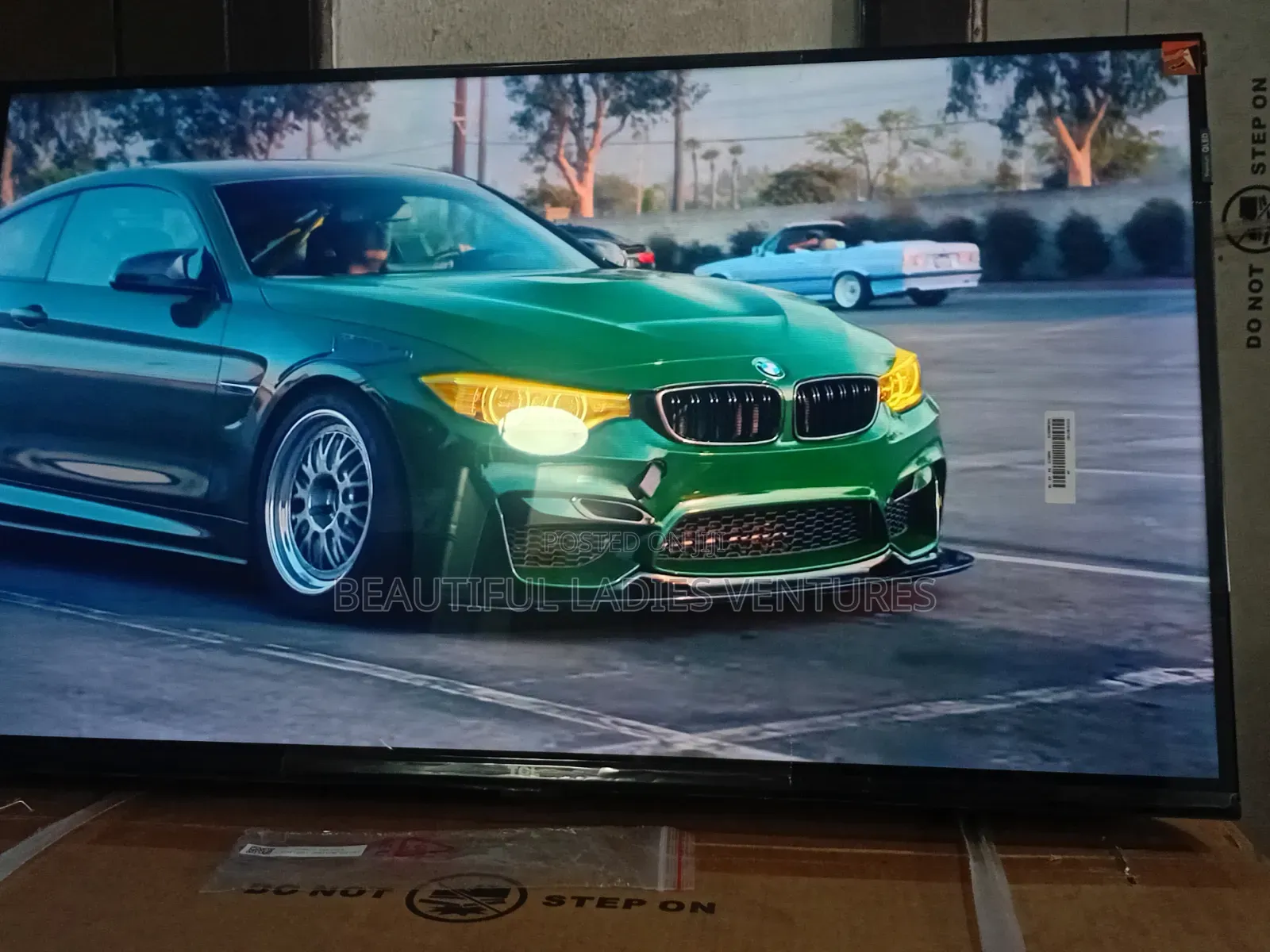 TCL 32” Smart Digital Television With Stunning Display