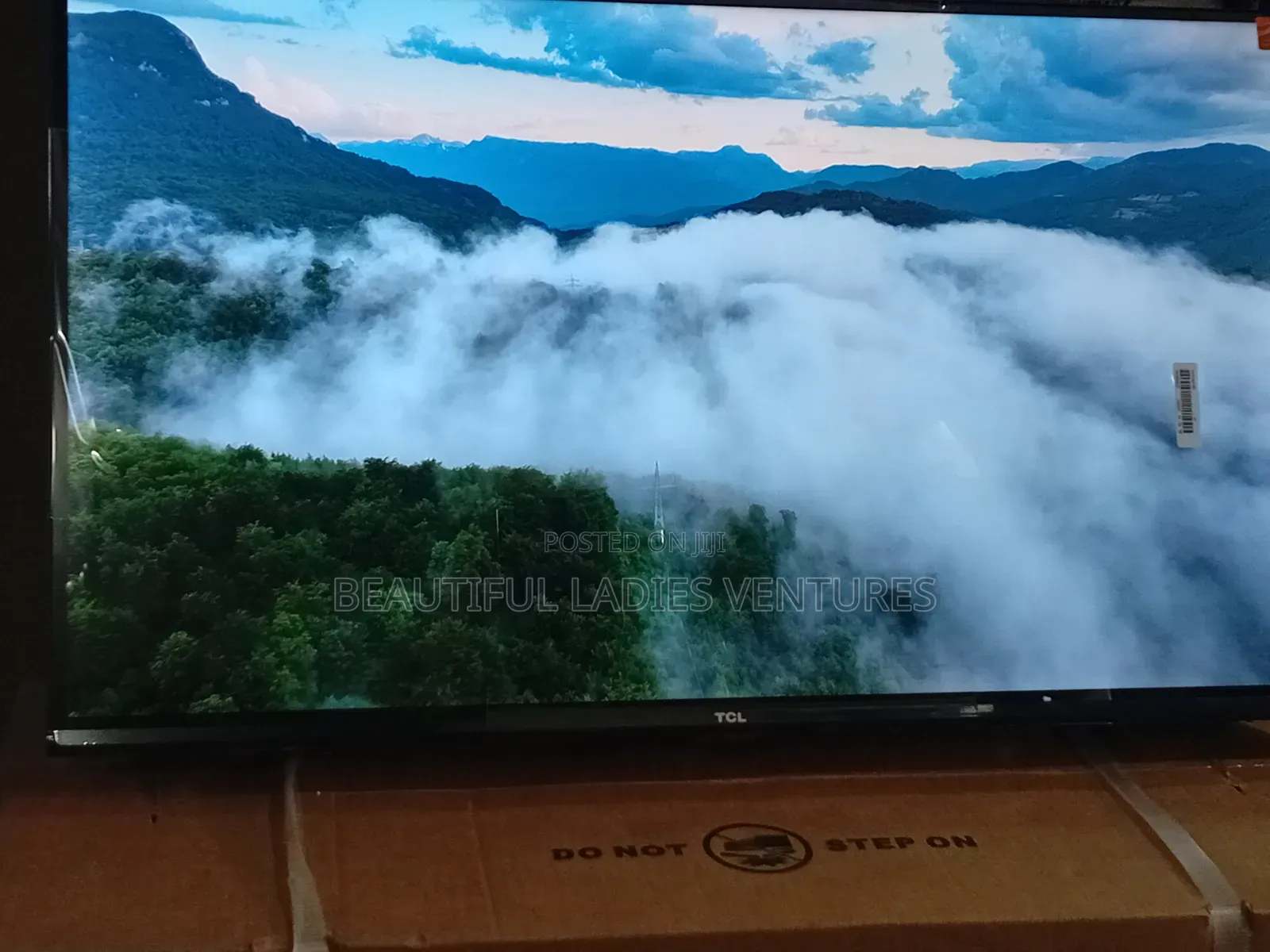 TCL 32” Smart Entertainment Television With Rich Sound